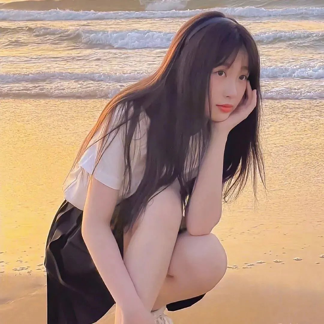 坐推土机的少女
